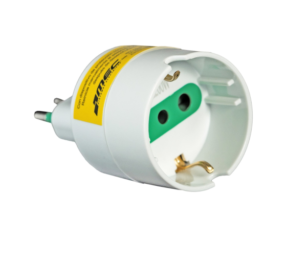 Macho Adaptador Schuko 10A Con Protector - Imagen 3